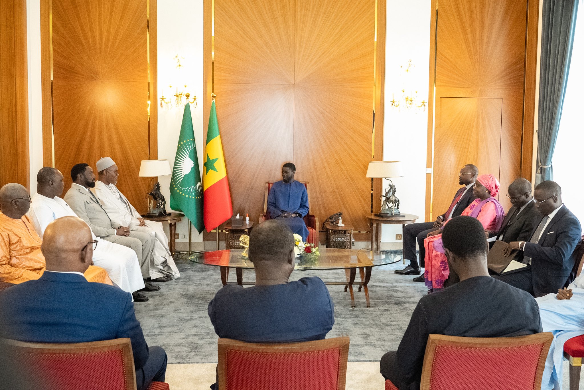 Rencontre de haut niveau entre le Vice-président gambien et le Président Bassirou Diomaye Faye pour renforcer la coopération bilatérale