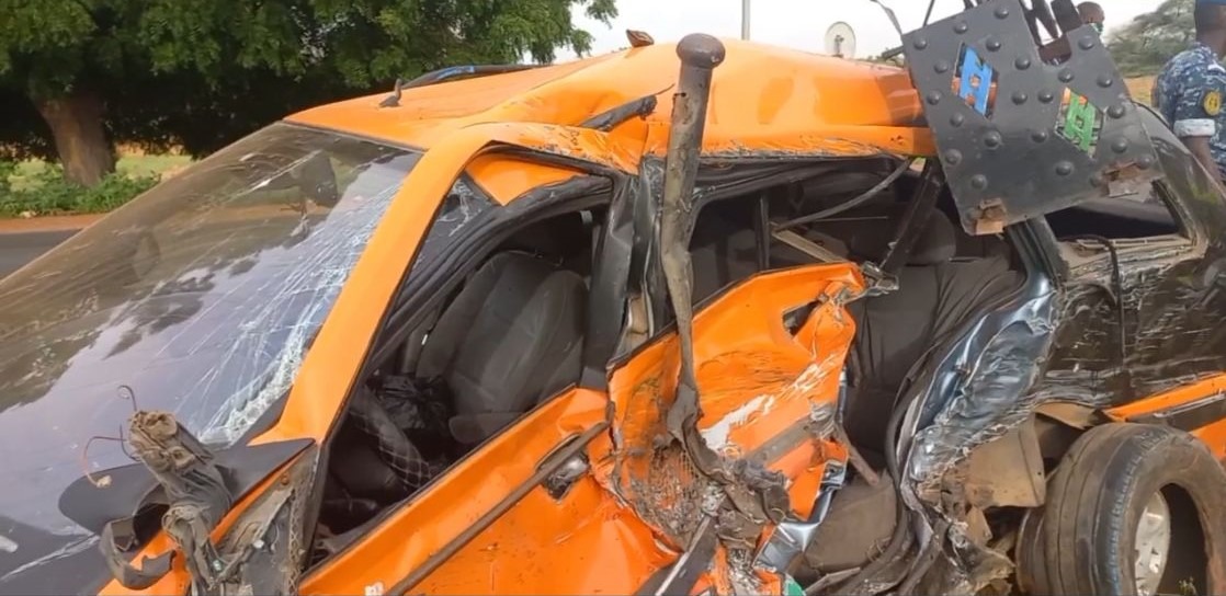 Un mort et 24 blessés dans une collision impliquant un bus et un camion